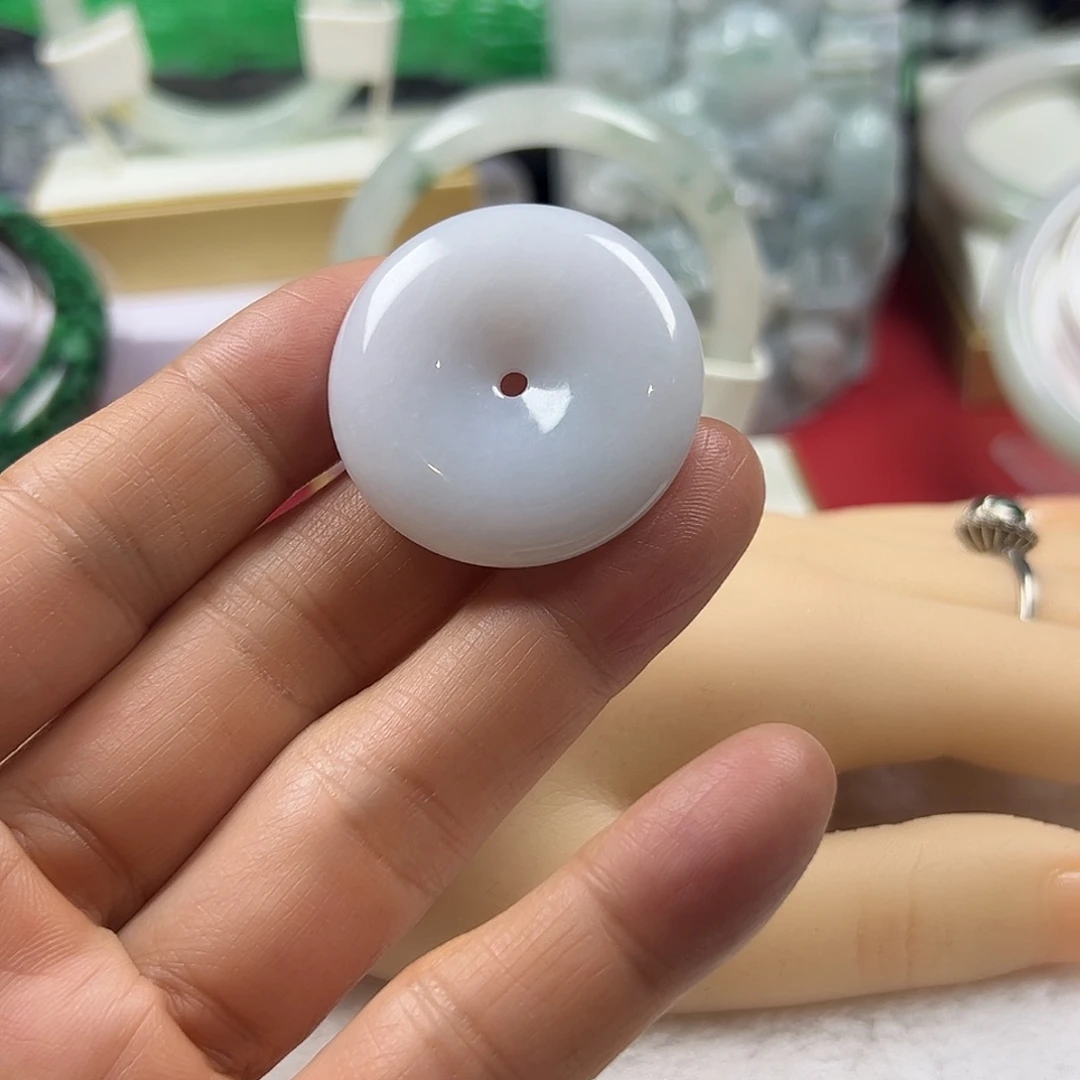 颈饰未镶嵌翡翠平安扣