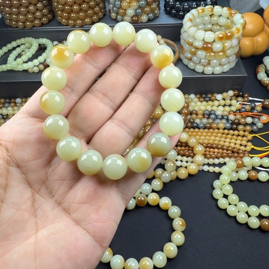 墨***律和田玉未镶嵌手链