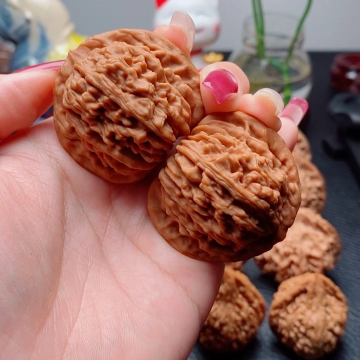 文玩核桃把件三角楼43