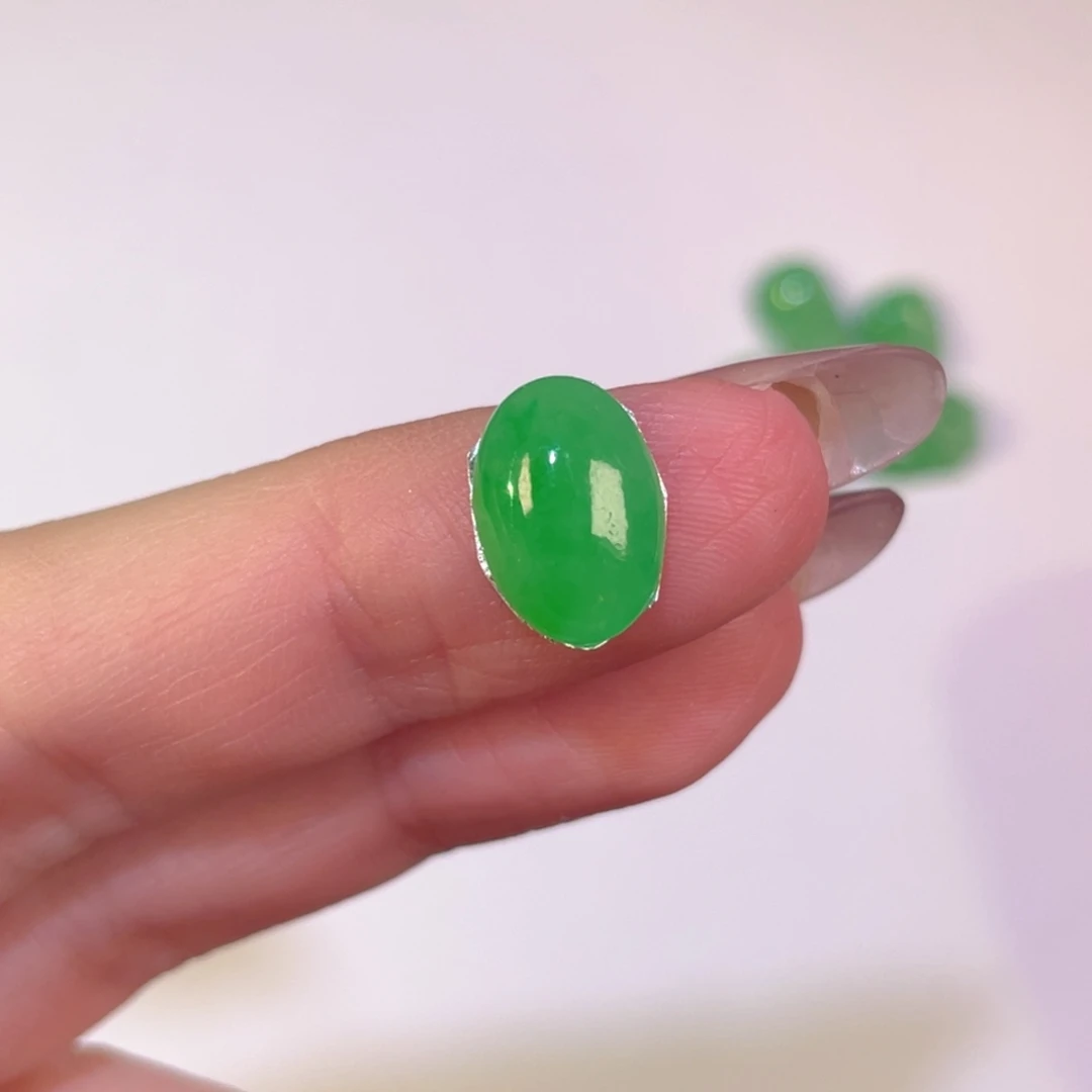 翡翠未镶嵌颈饰裸石