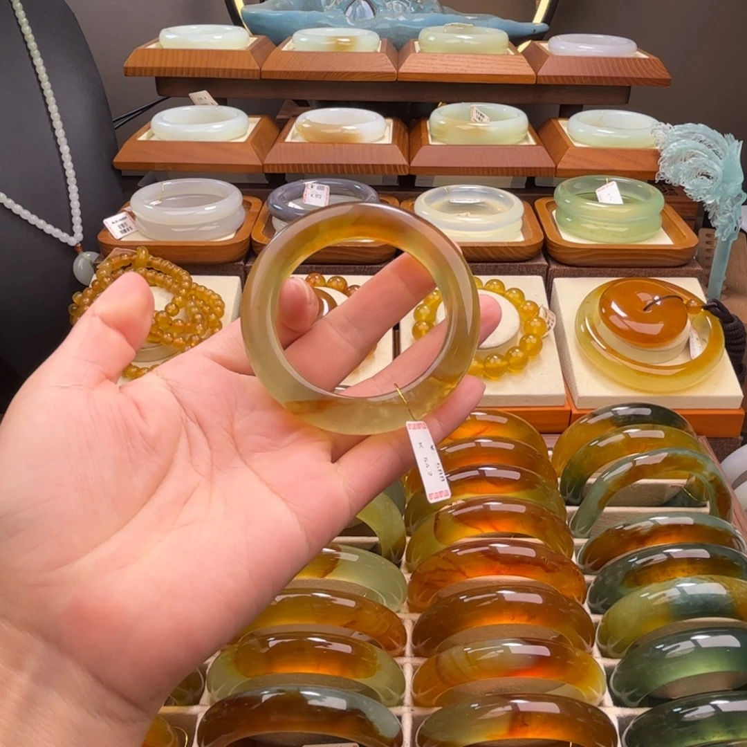 蛇纹石玉未镶嵌手镯54