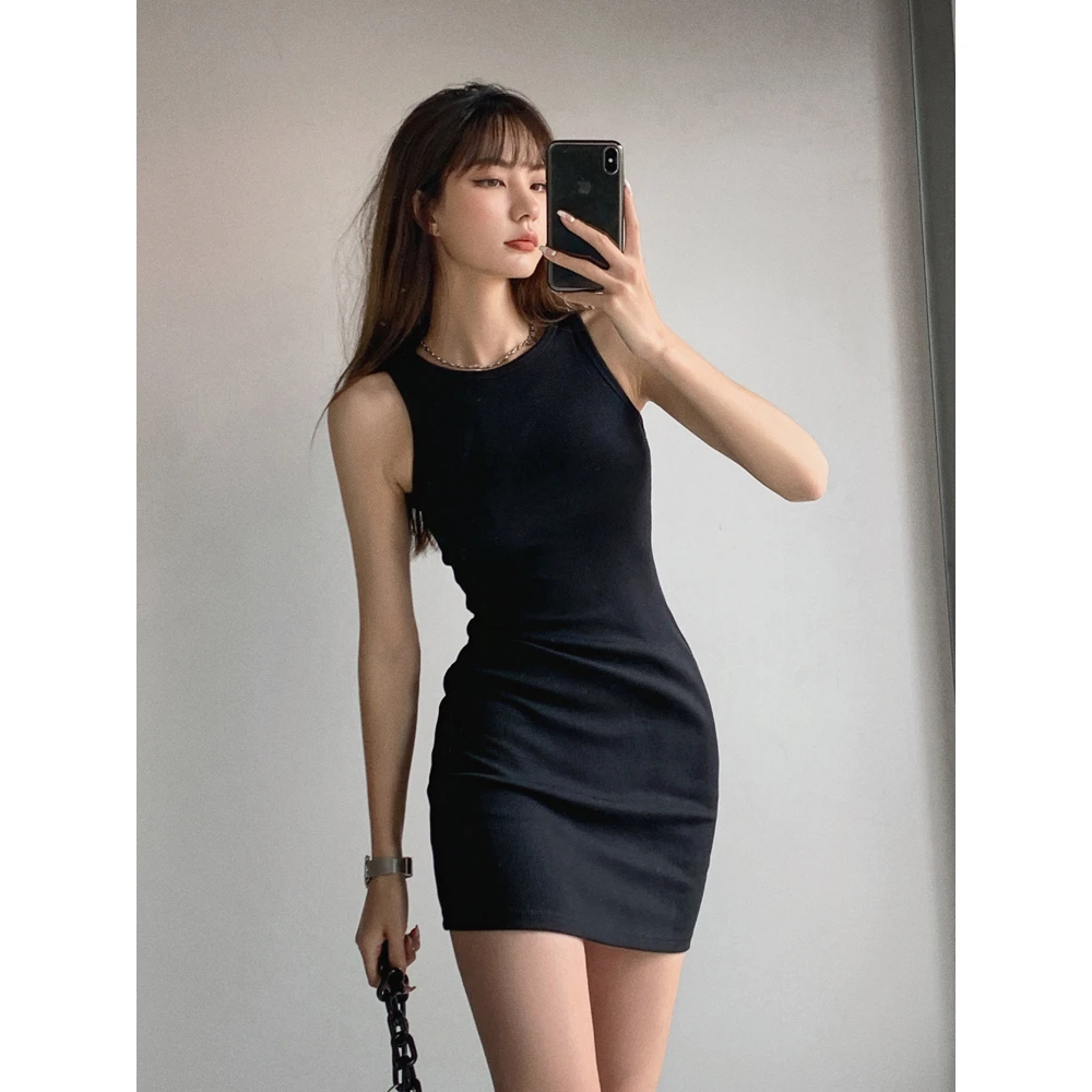 实拍2025春夏新款修身无袖背心连衣裙黑色包臀裙女显瘦吊带连衣裙