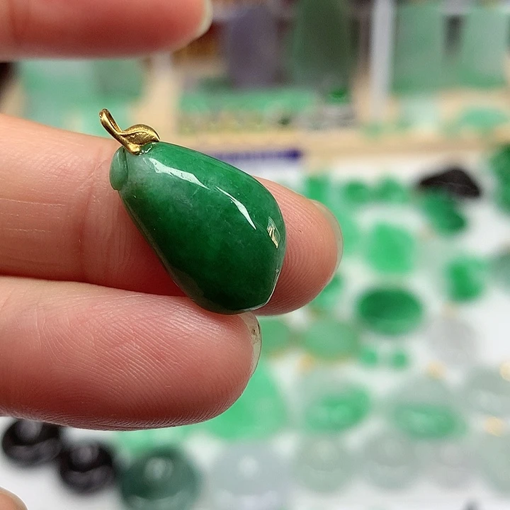 翡翠18K金镶嵌吊坠(不含链)Y****࿐