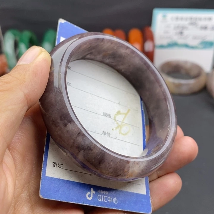 未镶嵌手镯石英质玉