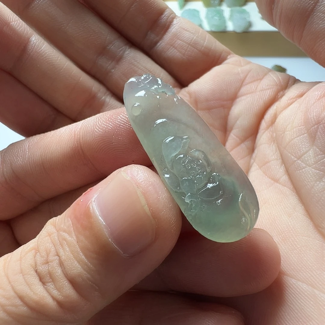 定制翡翠未镶嵌荷花