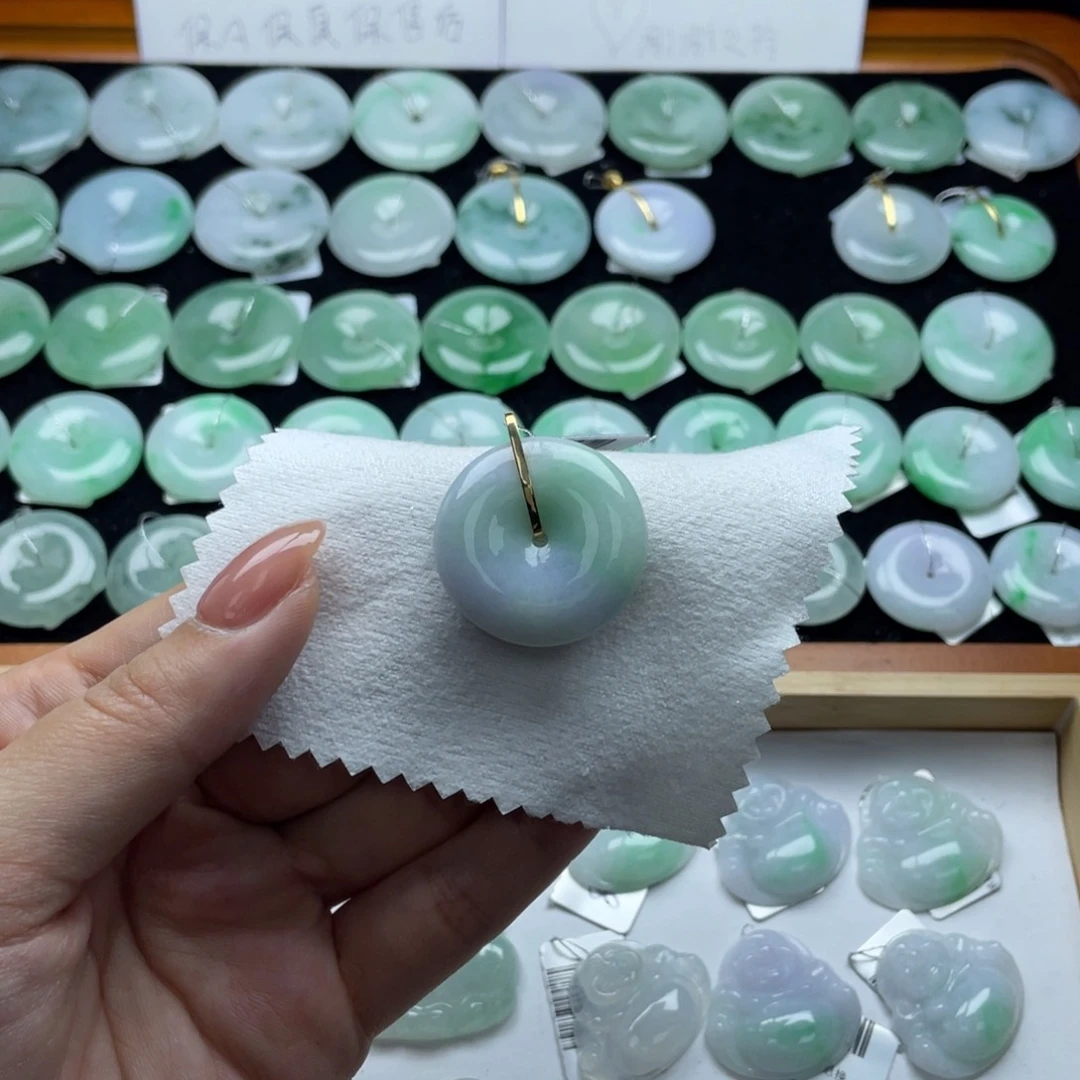 翡翠颈饰18K金镶嵌平安扣