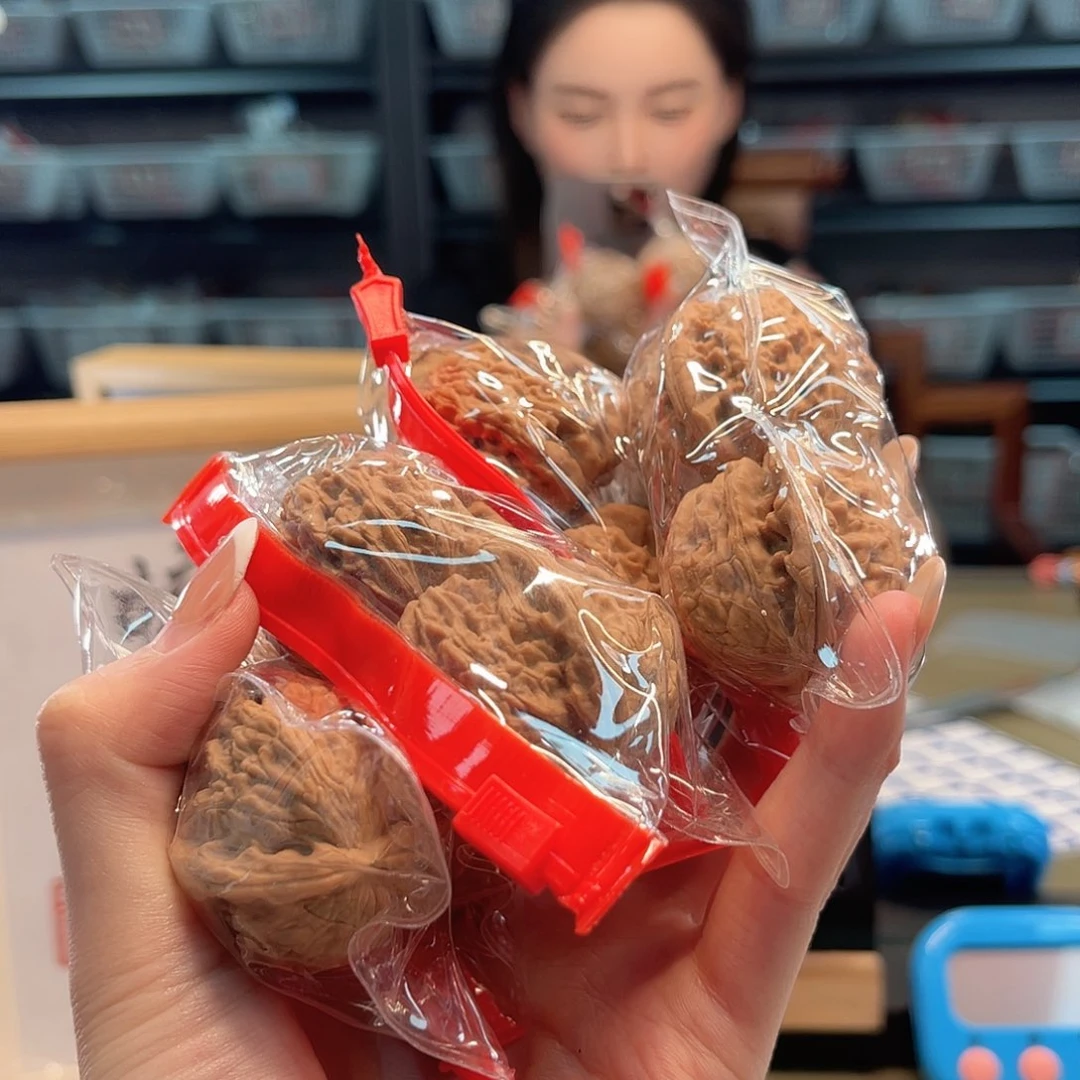 文玩核桃把件球白