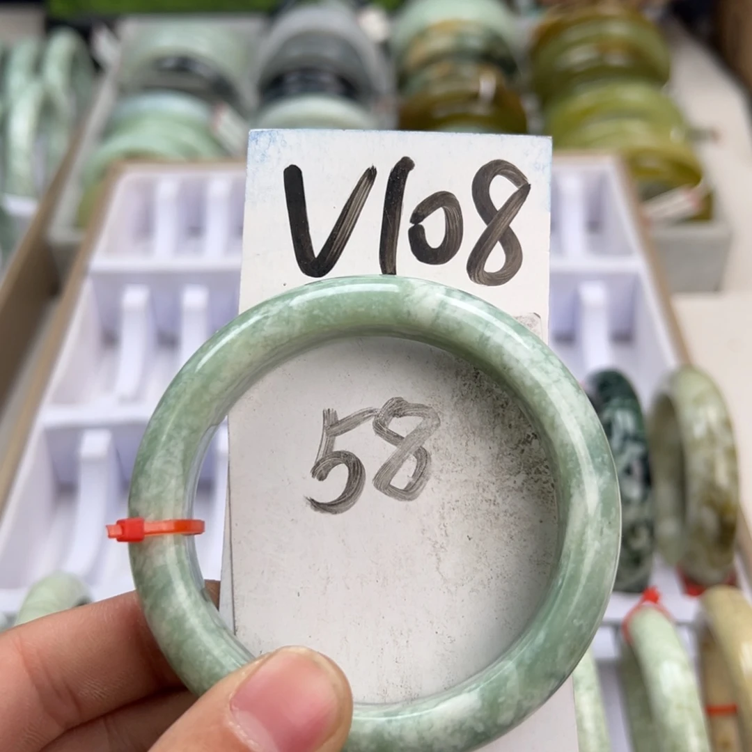 岫玉手镯未镶嵌天然岫玉