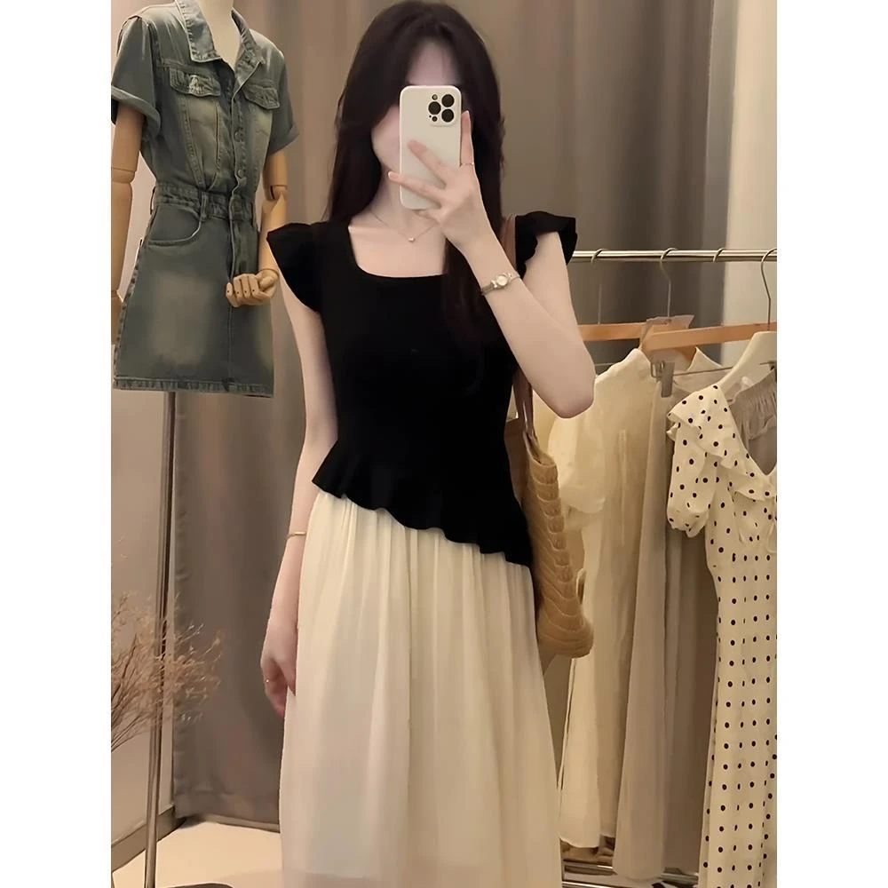 黑色小飞袖短袖连衣裙2024新款女夏季气质法式方领设计感拼接长裙