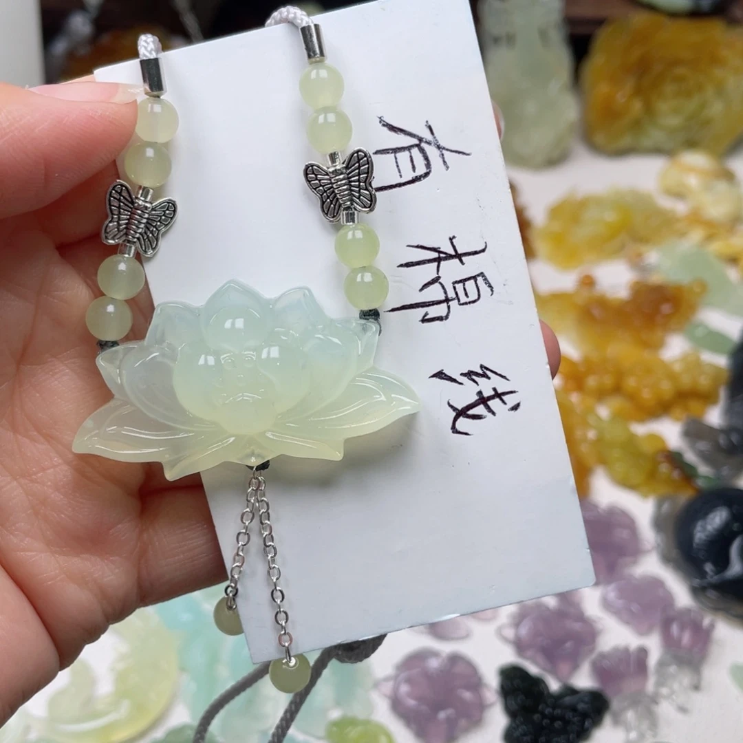 蛇纹石玉颈饰未镶嵌