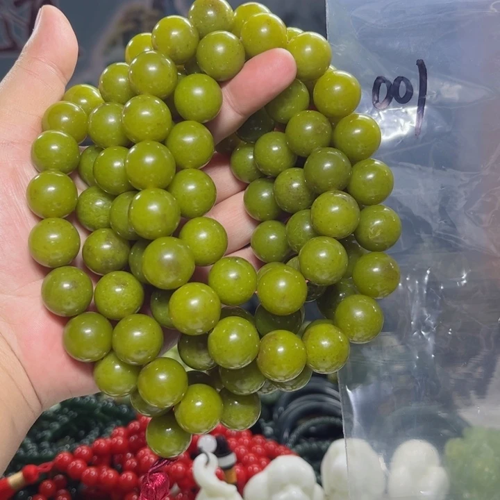 蛇纹石玉颈饰未镶嵌缘****空