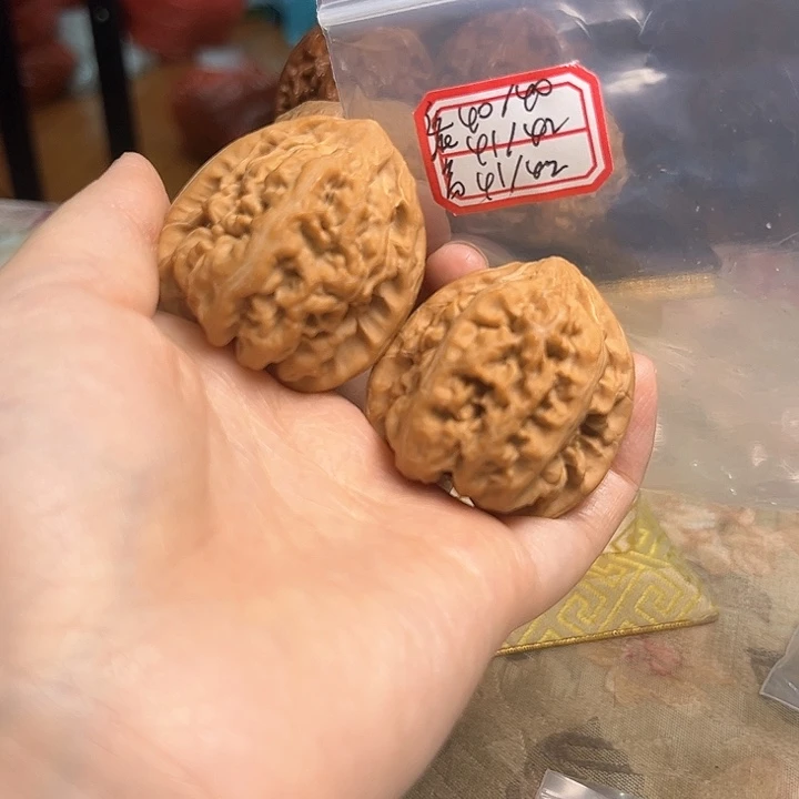 文玩核桃吊坠马蹄