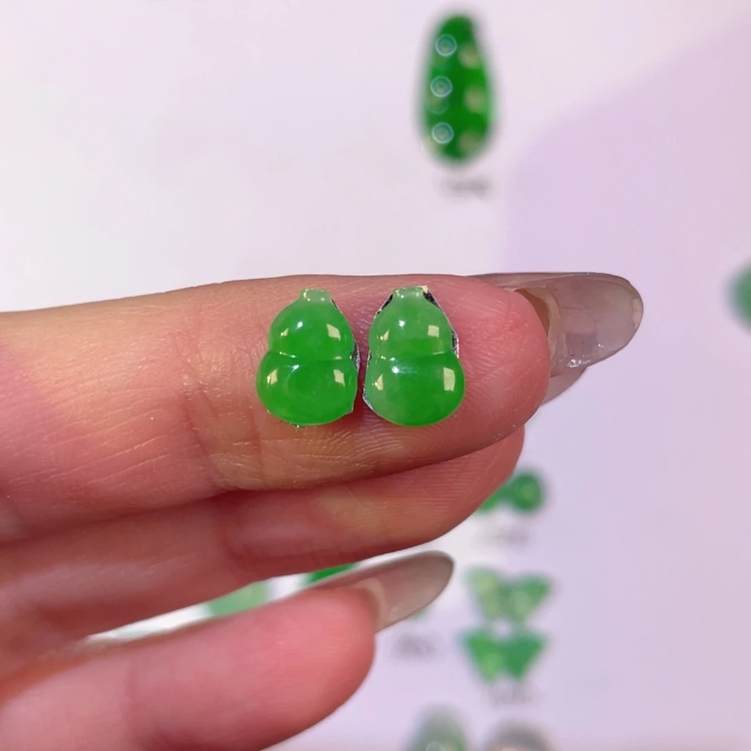 翡翠未镶嵌颈饰裸石