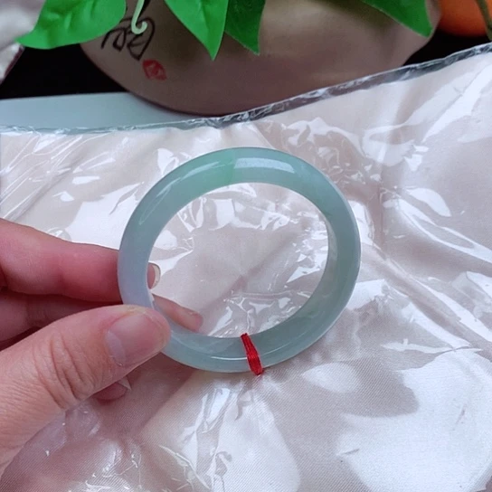 翡翠手镯未镶嵌柠**檬50圈口尺寸