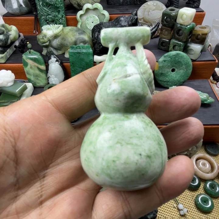 独山玉未镶嵌珠宝半成品