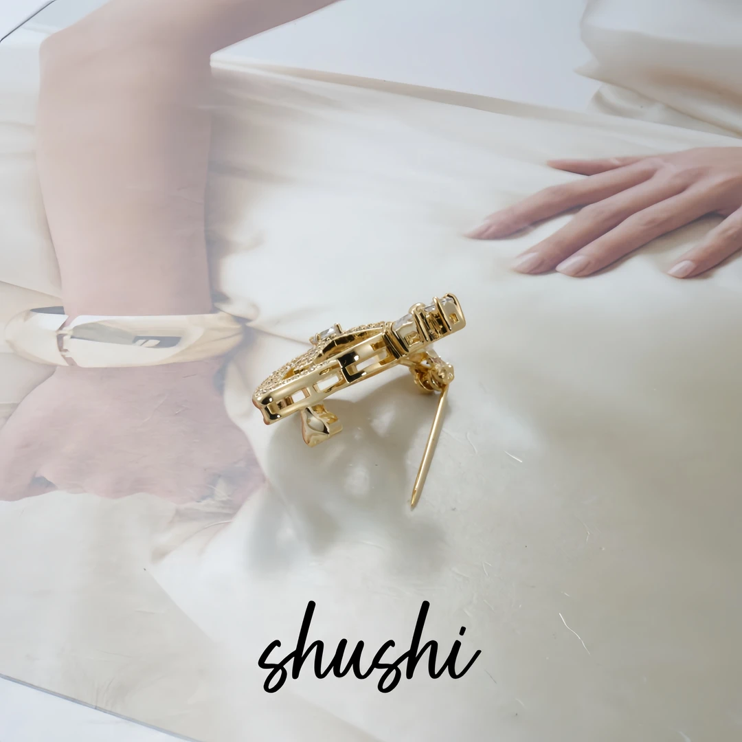 铜合金仿水晶胸针 时尚经典轻奢气质百搭胸针8650