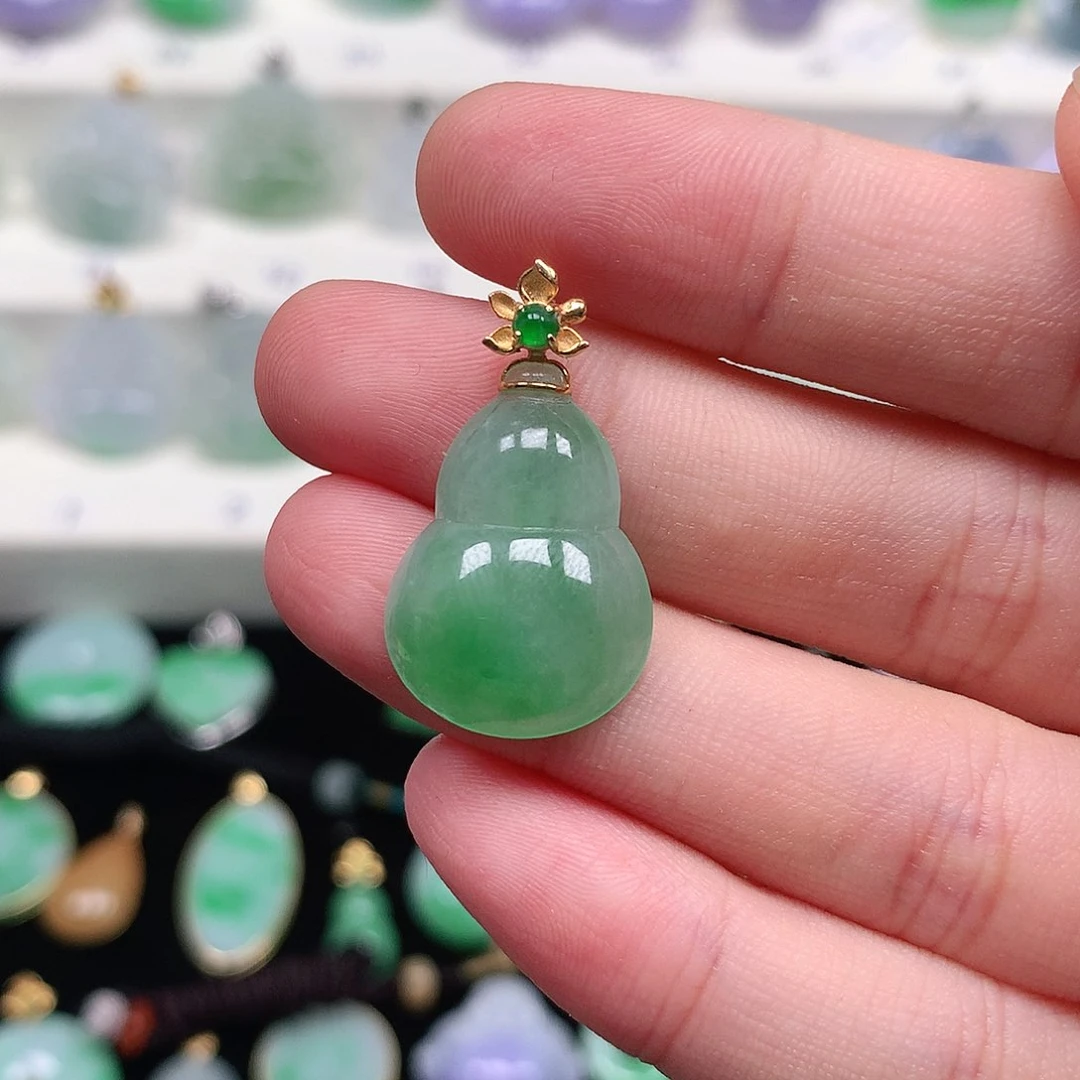 颈饰18K金镶嵌翡翠翡翠吊坠