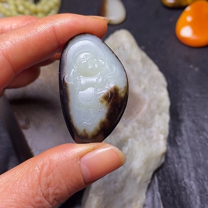 和田玉未镶嵌耳饰