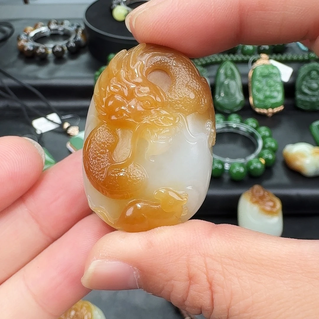 和田玉（糖玉）未镶嵌颈饰