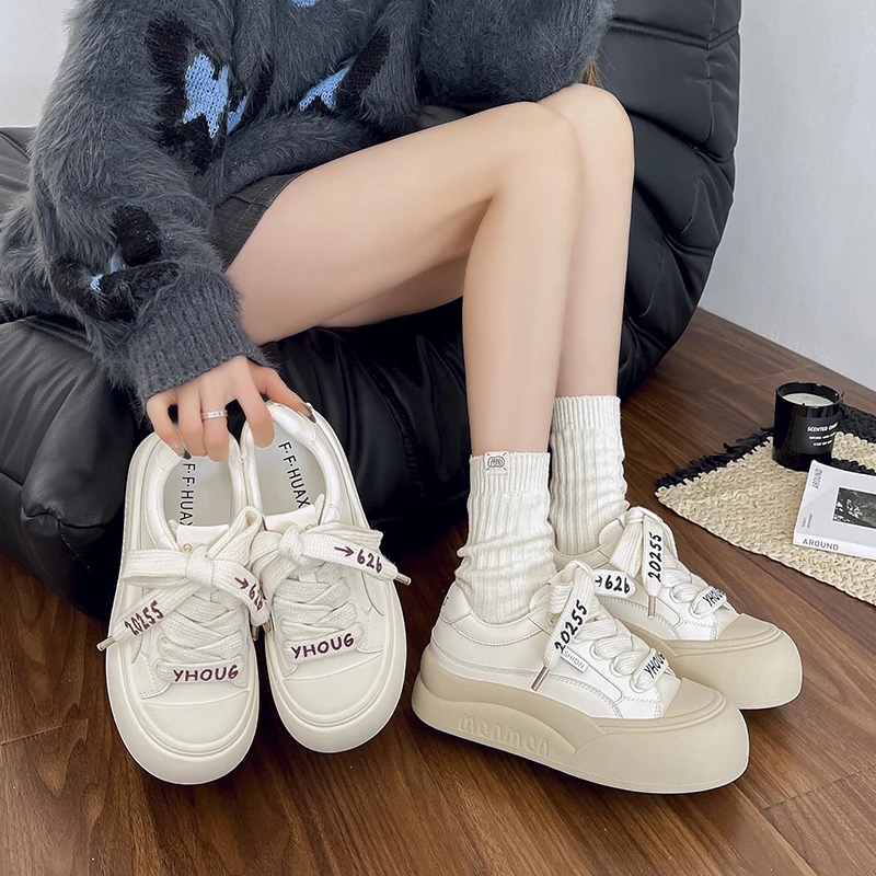 奶白厚底小白鞋女丑萌2025春季新款chic小众韩版板鞋运动面包鞋子