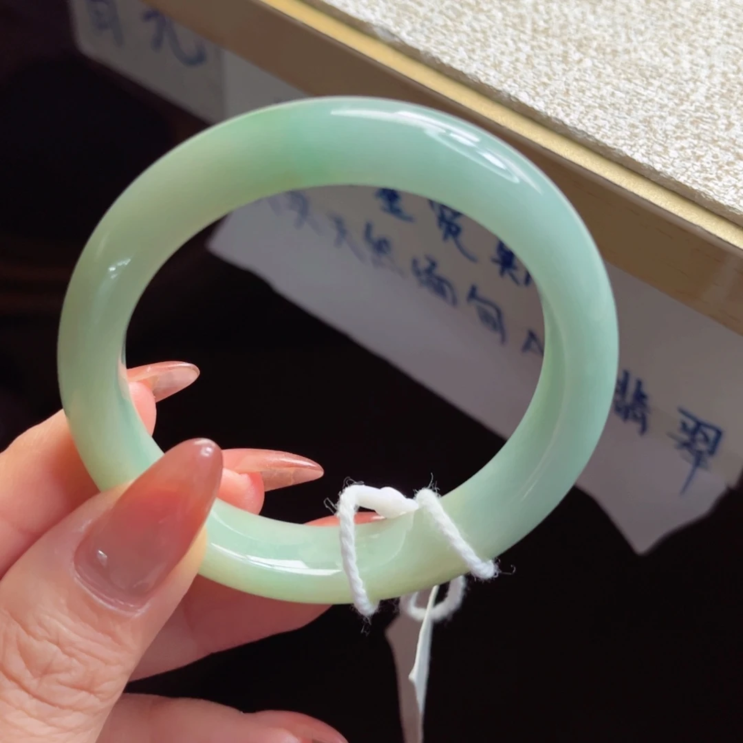 翡翠未镶嵌手镯手镯