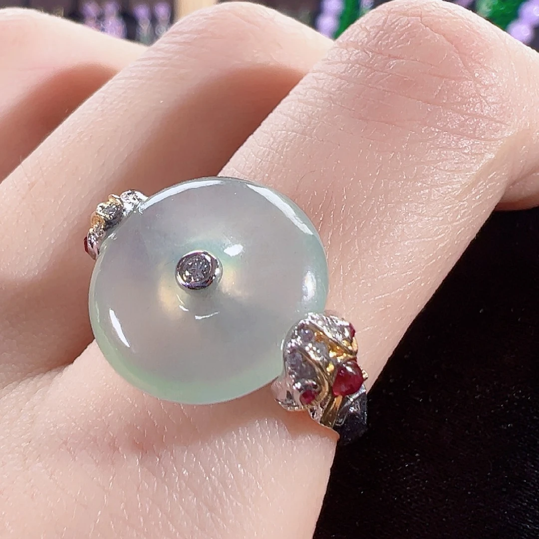 翡翠18K金镶嵌戒指签收后24小时鉴赏期