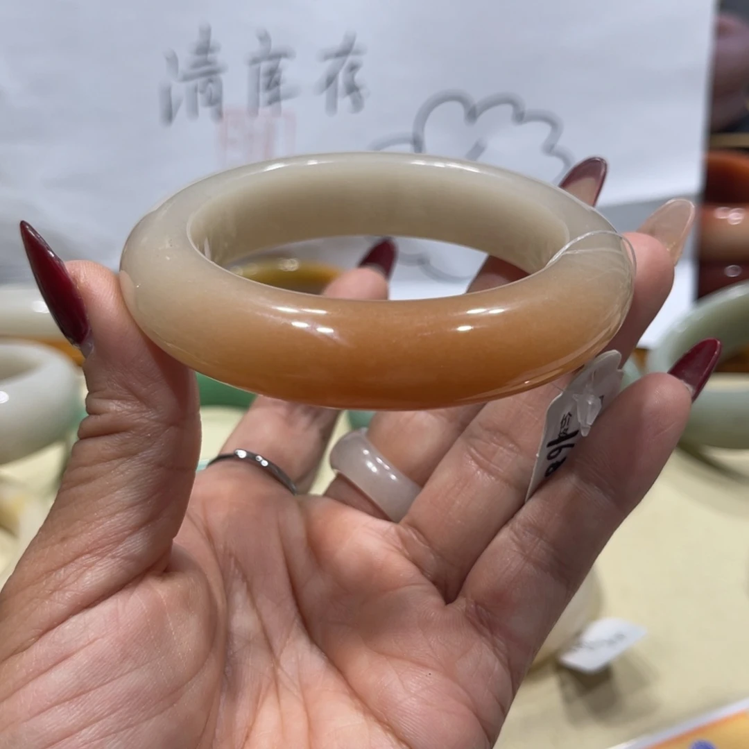 未镶嵌手镯石英岩玉