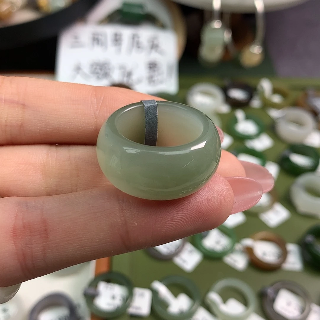 未镶嵌戒指和田玉港17青提葡萄