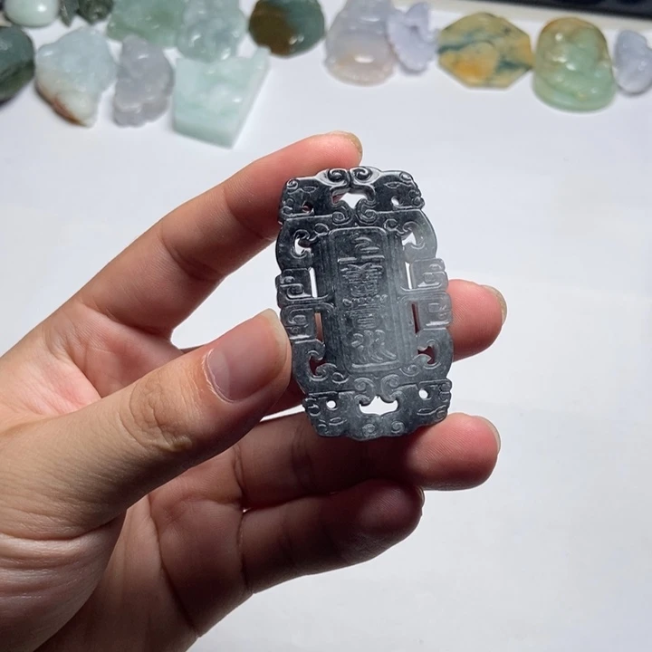 翡翠未镶嵌颈饰仿古牌15