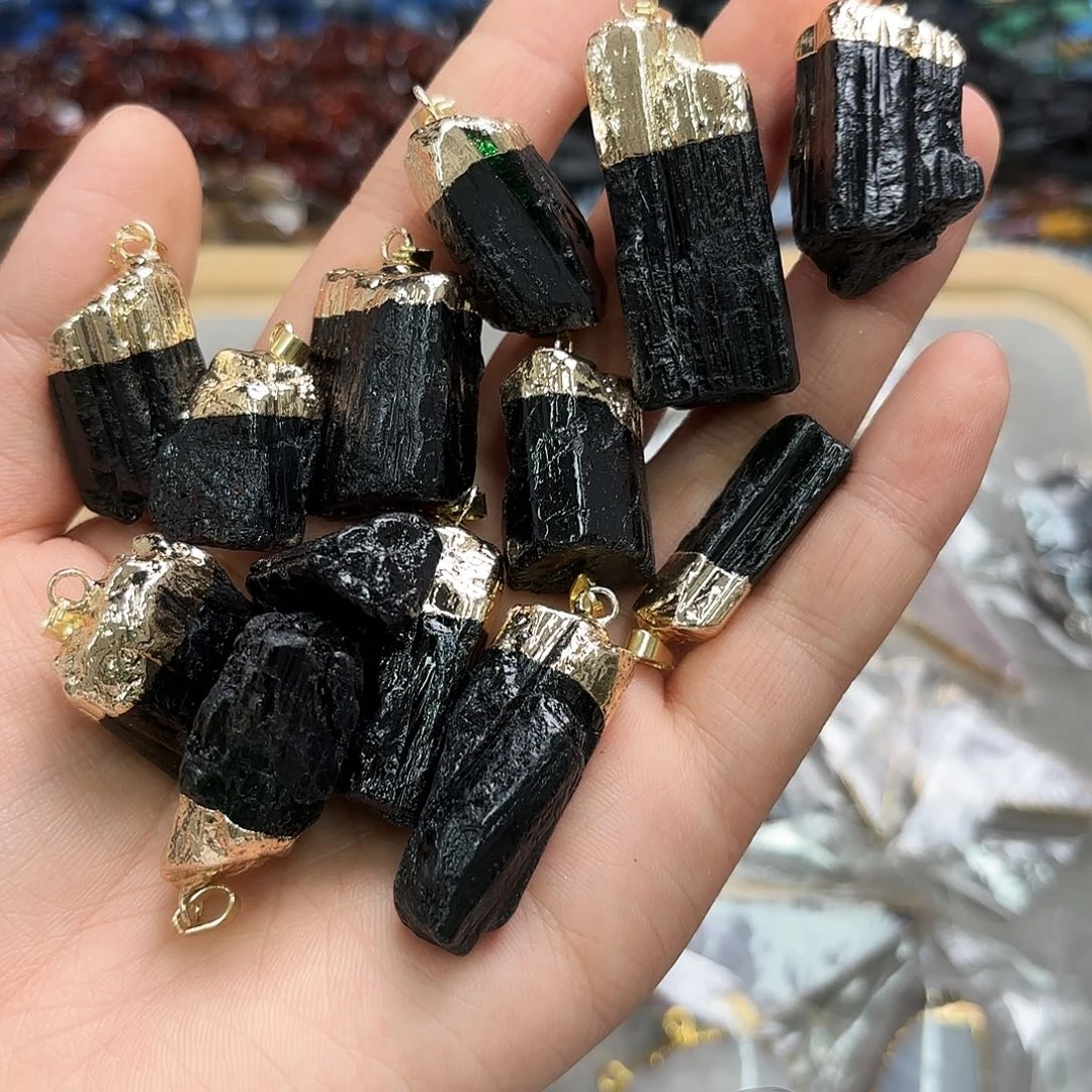 玛瑙/玉髓未镶嵌珠宝半成品黑碧玺原石吊坠一颗随机