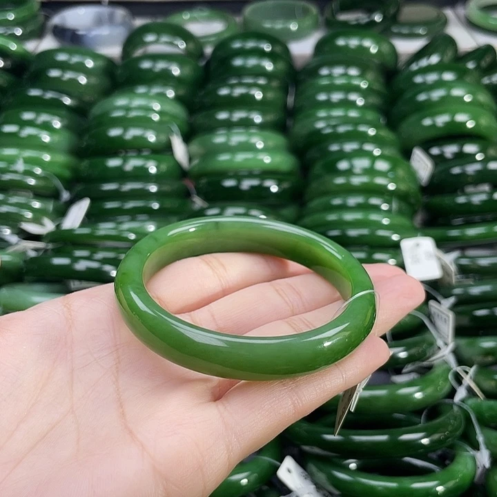 未镶嵌手镯和田玉（碧玉）