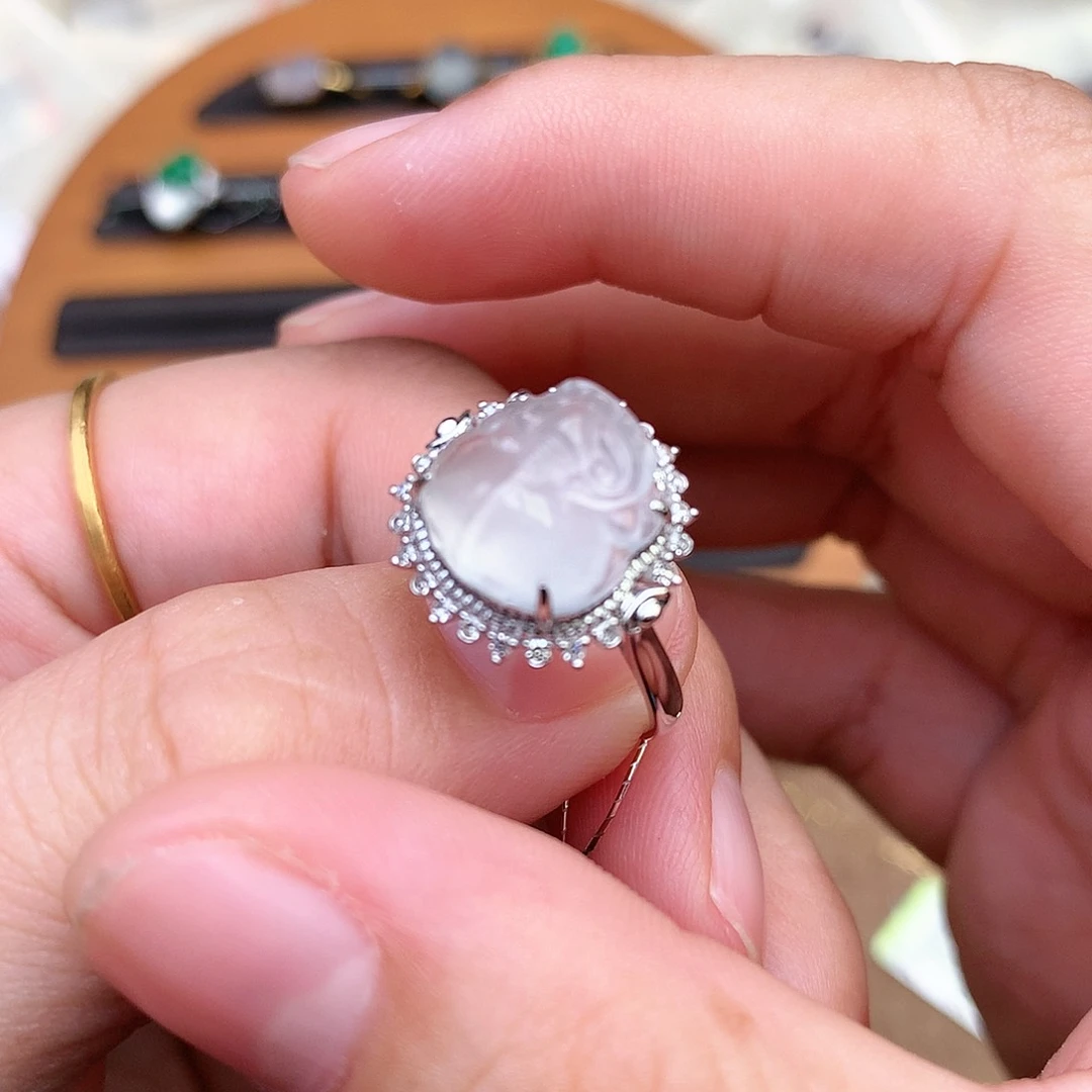 【闪购商品】18K金镶嵌挂件翡翠一