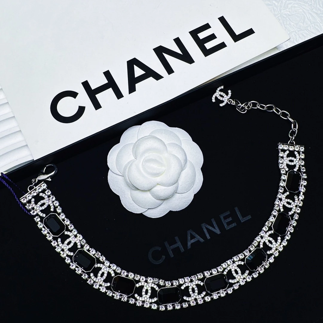 95新 Chanel/香奈儿 柚礼中古/香奈儿满钻双c方糖choker