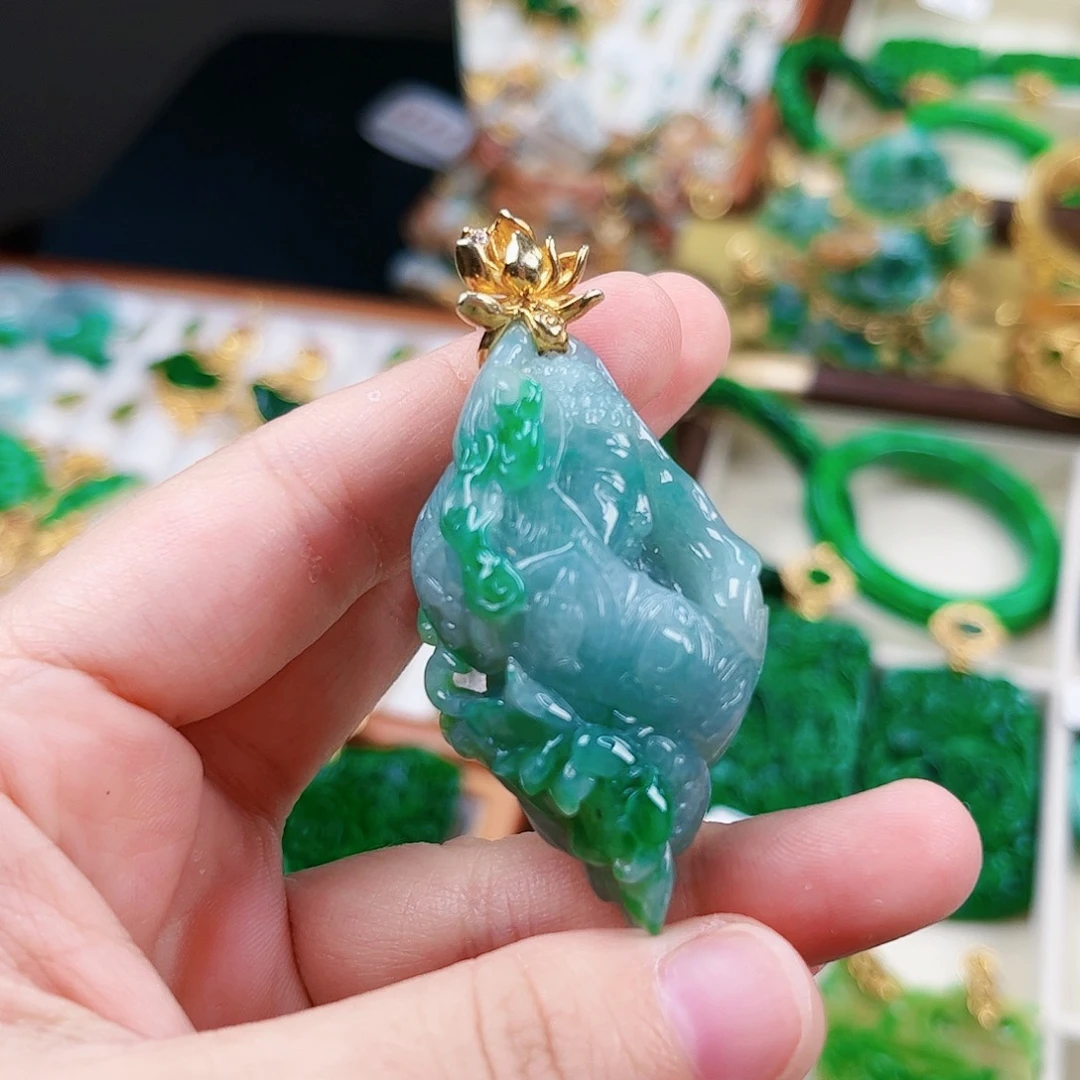 【闪购商品】吊坠(赠链)未镶嵌翡翠