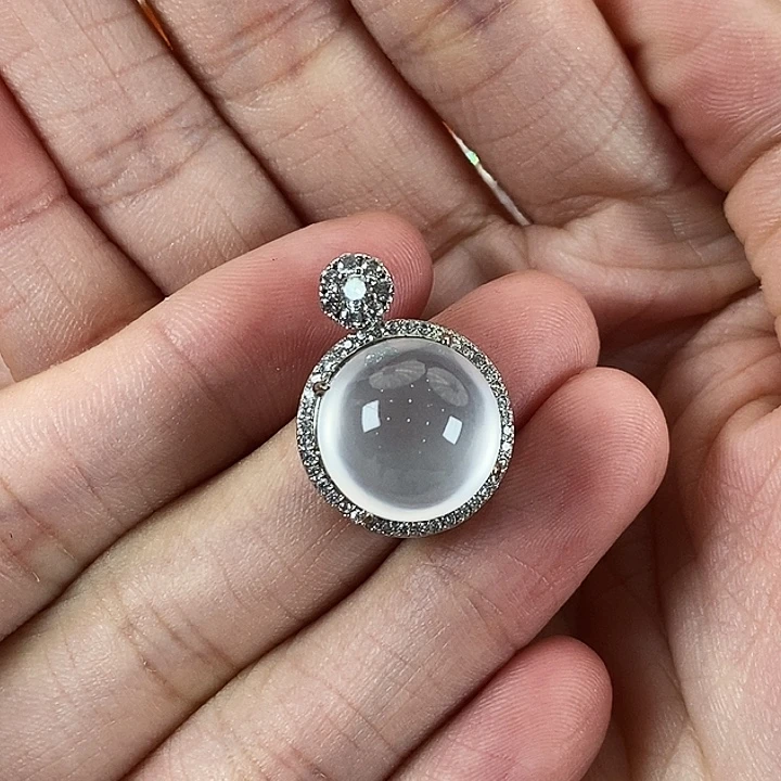石英质玉合金颈饰