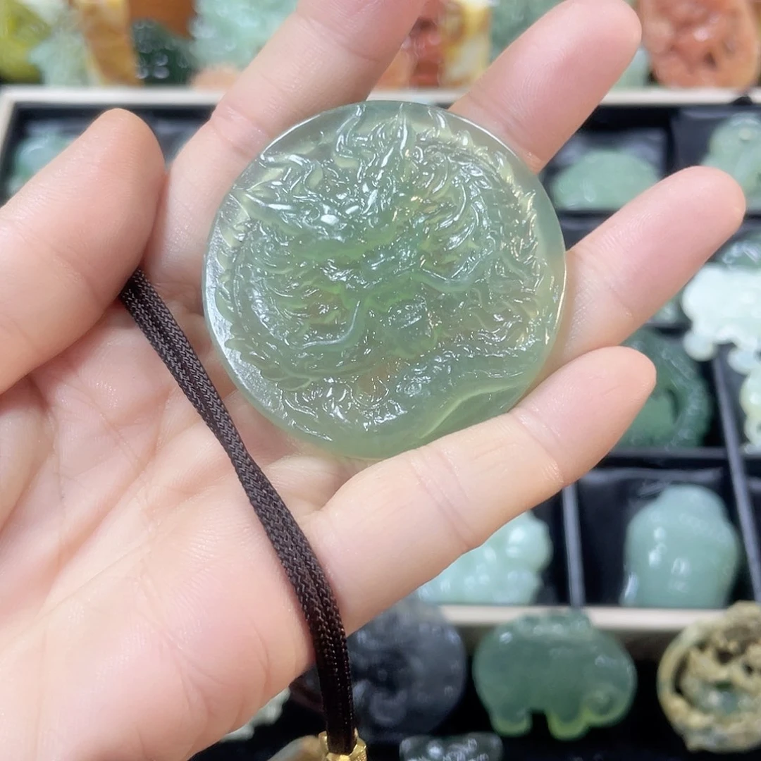 蛇纹石玉颈饰未镶嵌