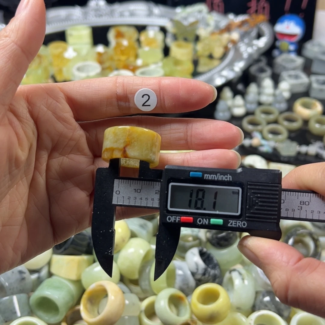 蛇纹石玉未镶嵌戒指