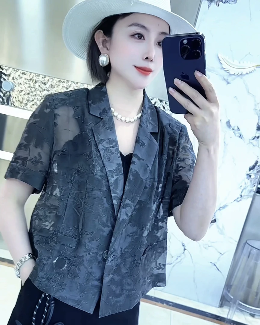 夏季短袖纽扣女简约通勤网纱镂空提花网外套红潮流气质上衣