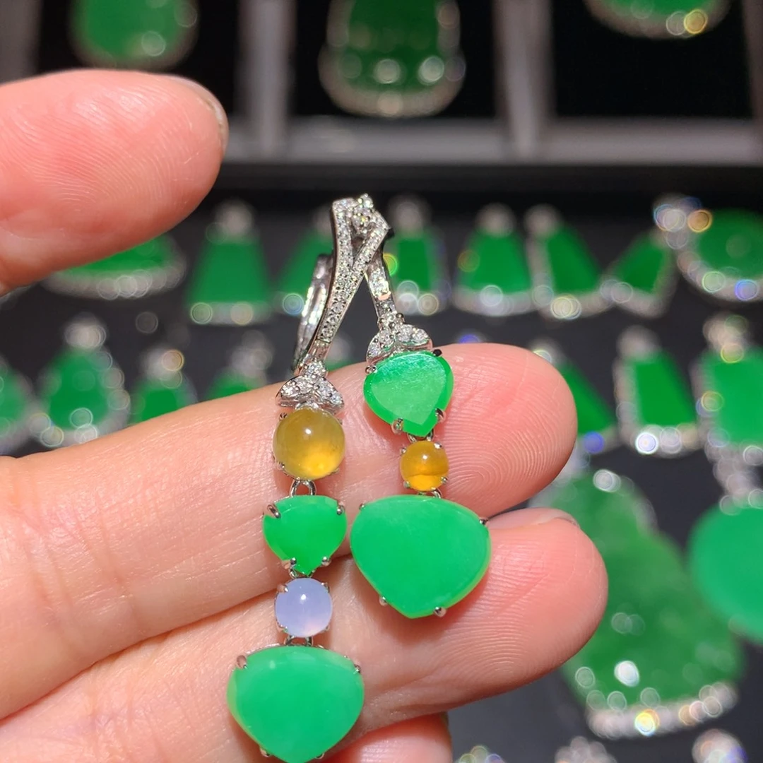 翡翠18K金镶嵌颈饰翡翠