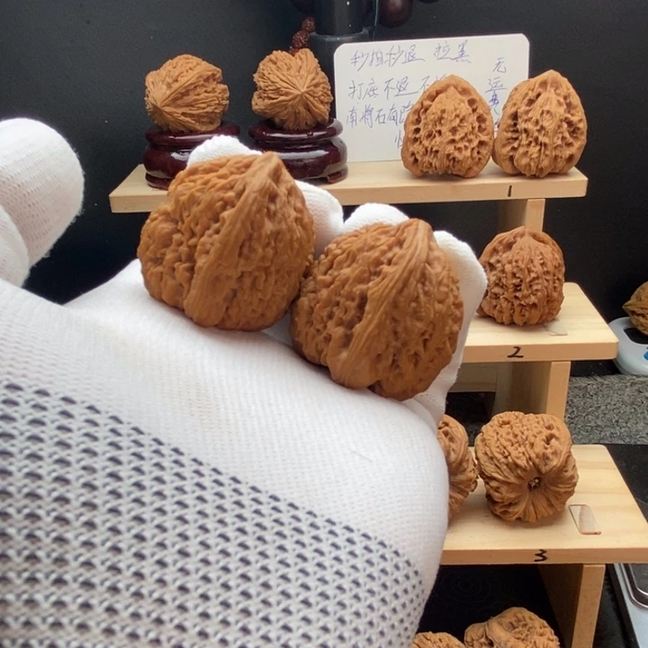 文玩核桃吊坠五****发南疆石36