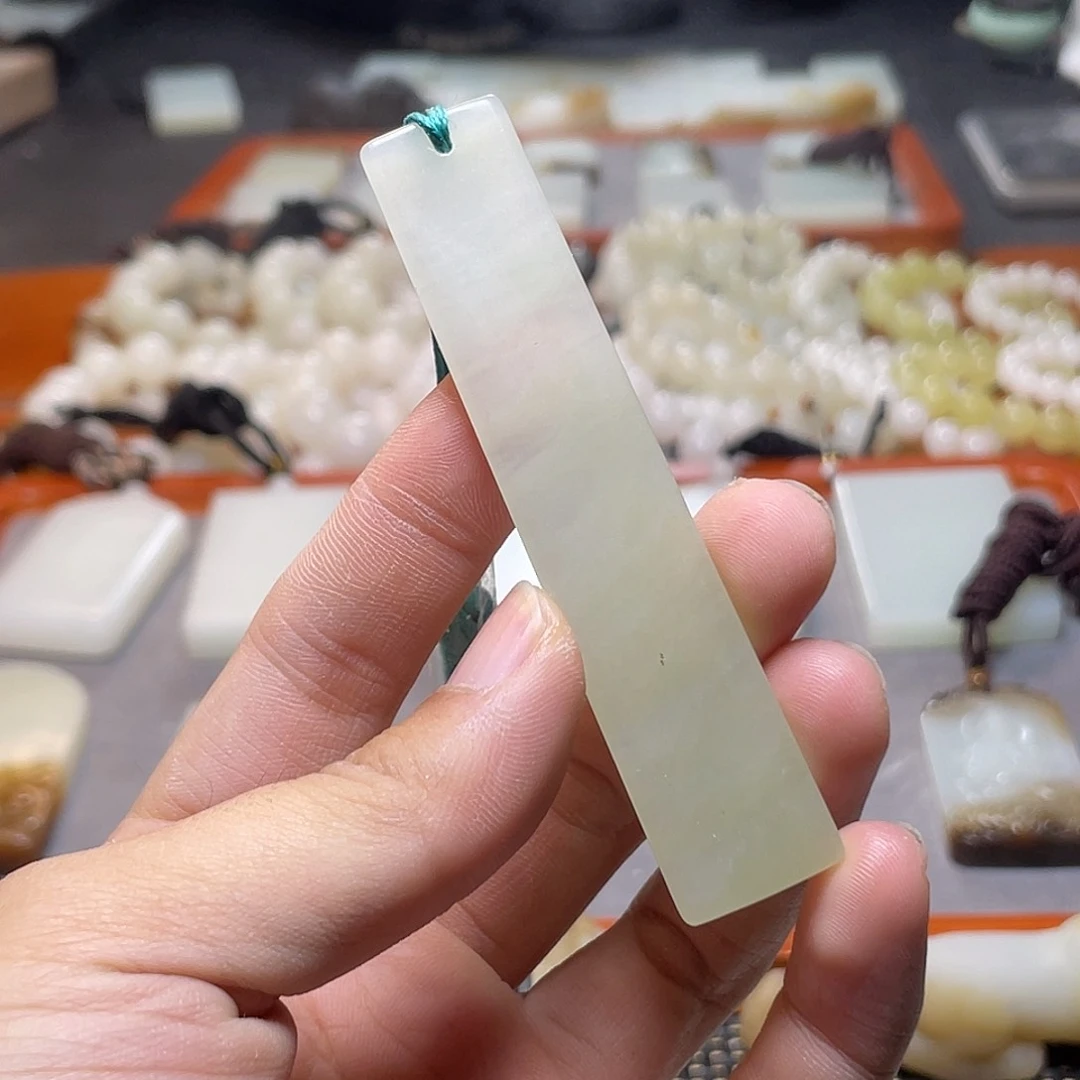 定制和田玉挂件未镶嵌