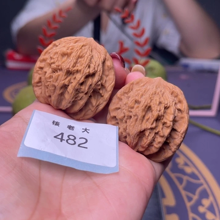 文玩核桃把件虎头41.482