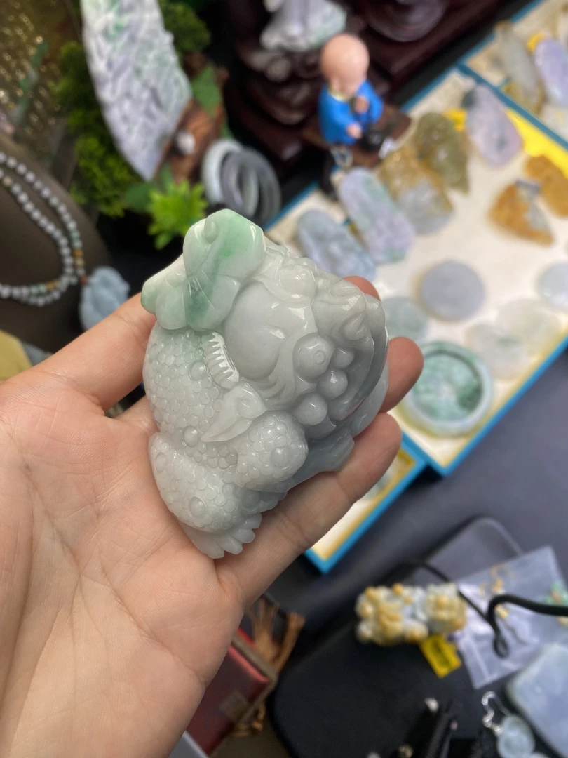 冰润阳绿精雕招财金蟾挂件小摆件