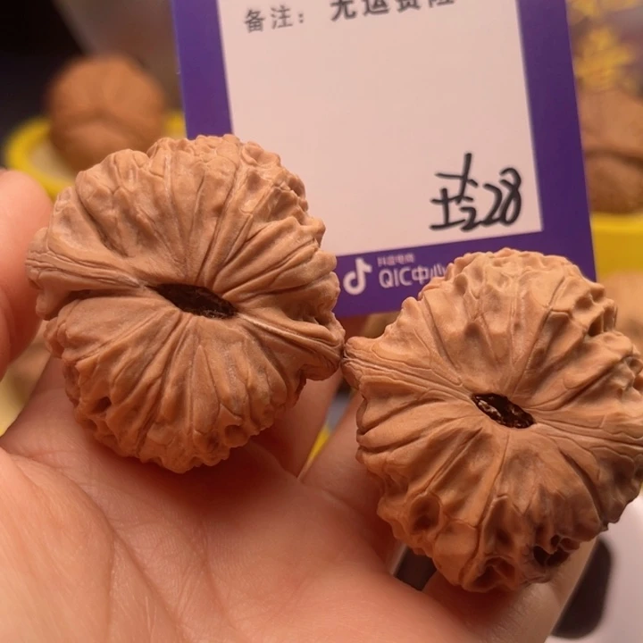 文玩核桃把件吹****6文玩核桃把件28