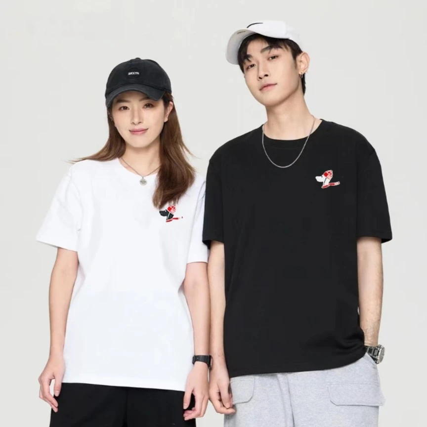 热卖100%纯棉p万针刺绣红帽狗狗短袖男女同款落肩休闲T恤