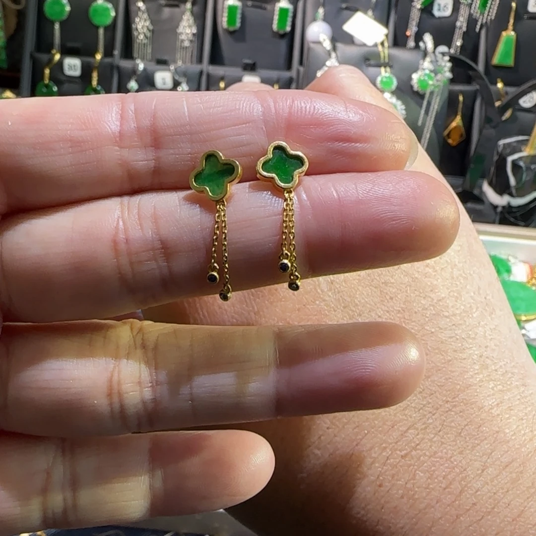 翡翠18K金镶嵌颈饰耳钉