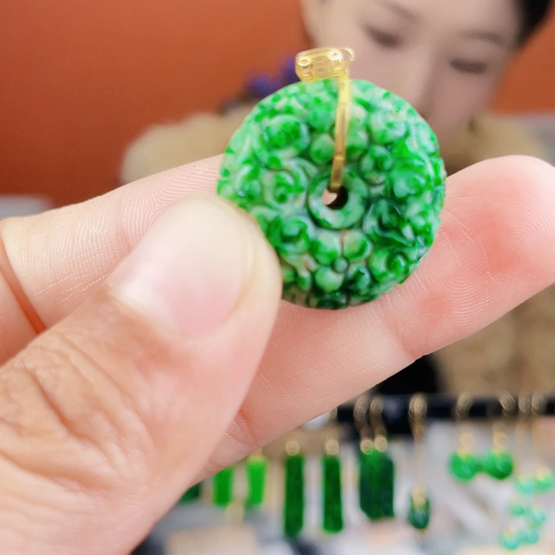 翡翠18K金镶嵌耳饰