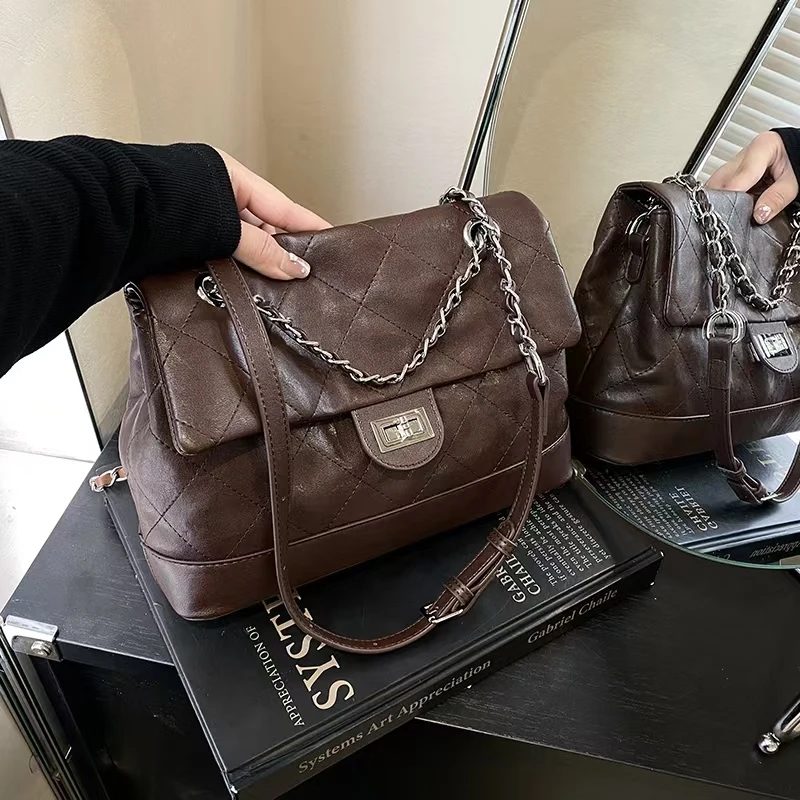 8100 咖色 （长28厘米高20厘米）时尚百搭包包（无礼盒）