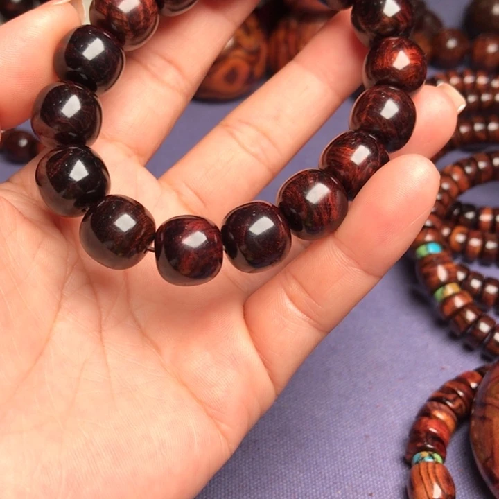 豪***辉手串/手链黄花梨/降香黄檀老料水波