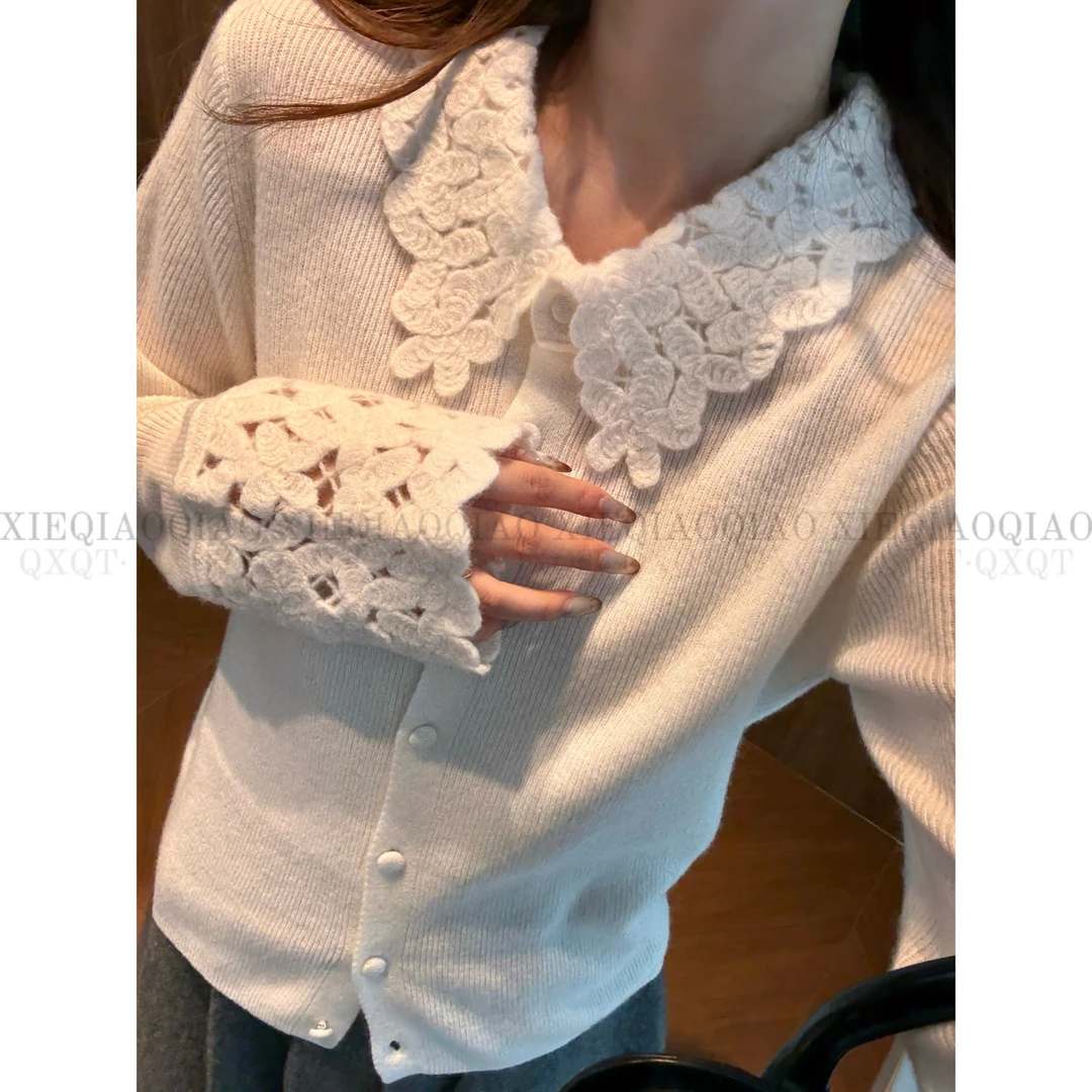 谢荞荞「奶霜奏章」100绵羊毛冬季翻领镂空钩花单排扣宽松针织开衫